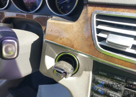 2014 Mercedes-Benz E 350 z USA, uszkodzony, nr VIN WDDHF5KB8EA825109